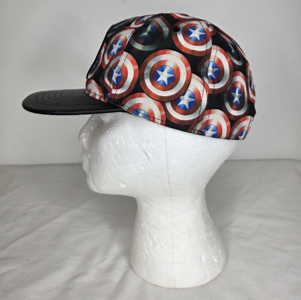Marvel OS Captain America Shield Snapback Cap - Picture 3 of 8